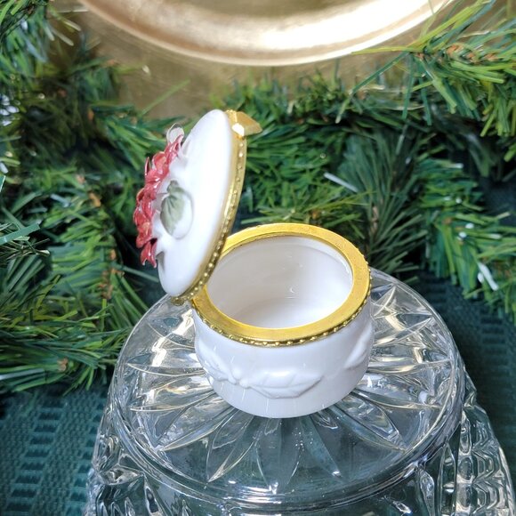 Vintage Rare Zales Ceramic Limoges Box with Gold & Diamond Necklace & Earrings - Picture 7 of 9